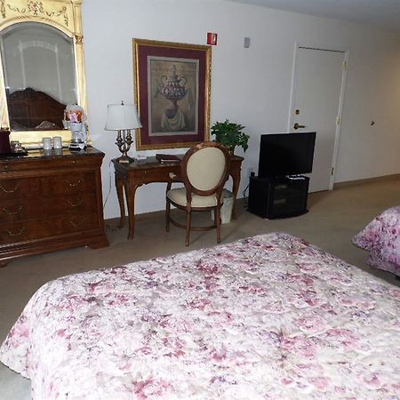 Regalia Hotel & Conference Center Village of Four Seasons 외부 사진