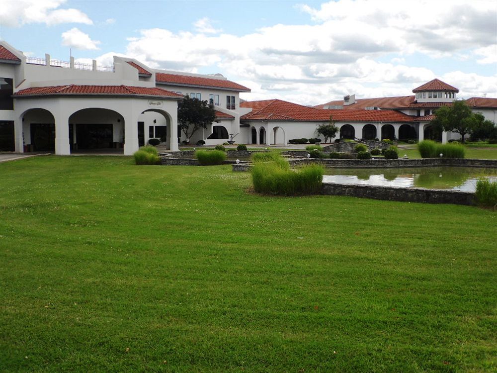 Regalia Hotel & Conference Center Village of Four Seasons 외부 사진