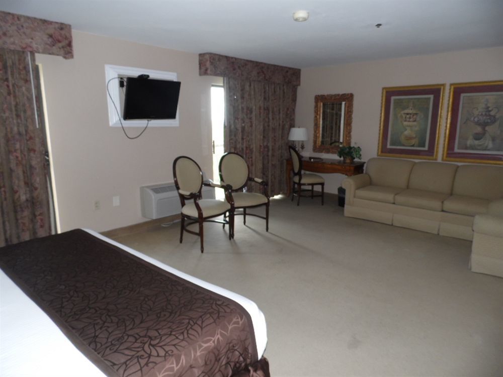 Regalia Hotel & Conference Center Village of Four Seasons 외부 사진