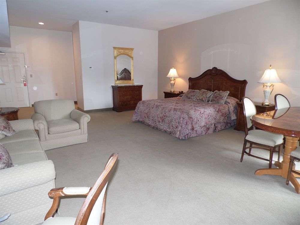 Regalia Hotel & Conference Center Village of Four Seasons 외부 사진